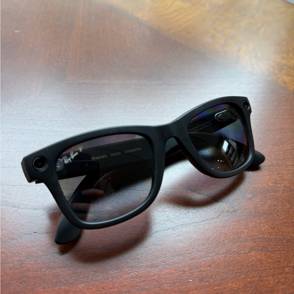 Ray-Ban Matte Black Wayfarer Meta Glasses